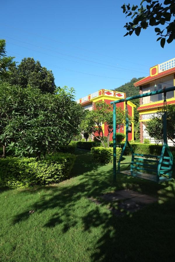 Mvt Guesthouse & Restaurant Rishīkesh Exteriör bild