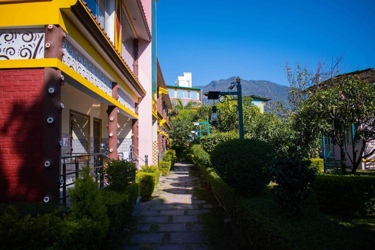 Mvt Guesthouse & Restaurant Rishīkesh Exteriör bild