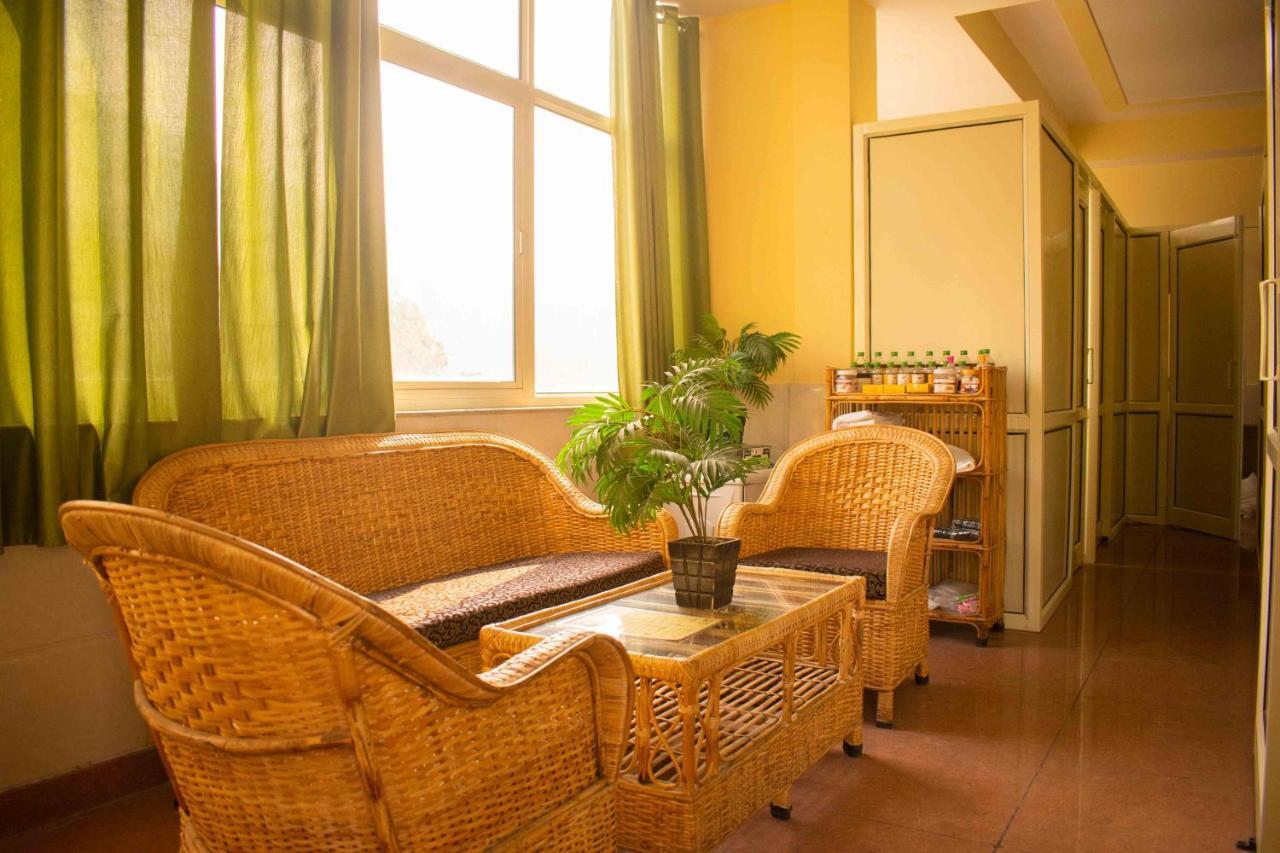 Mvt Guesthouse & Restaurant Rishīkesh Exteriör bild