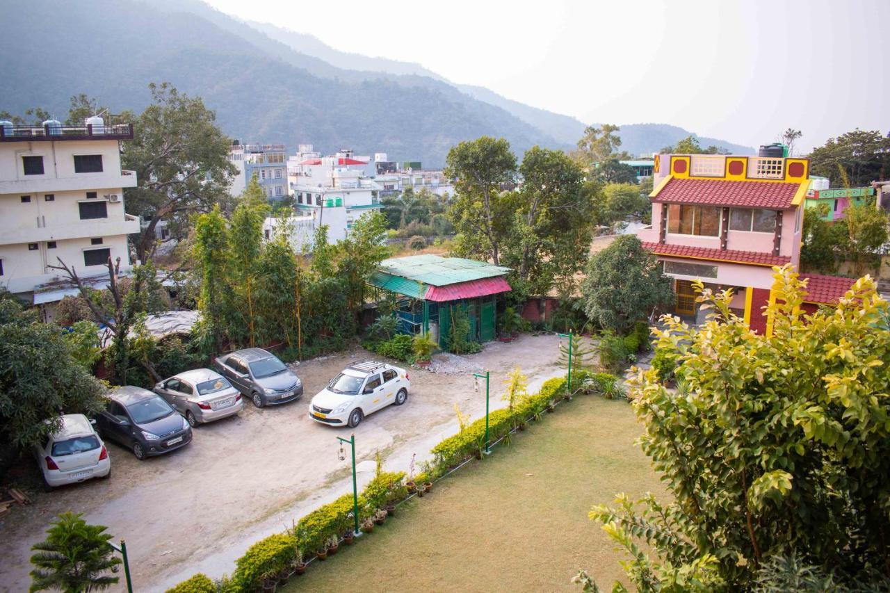 Mvt Guesthouse & Restaurant Rishīkesh Exteriör bild
