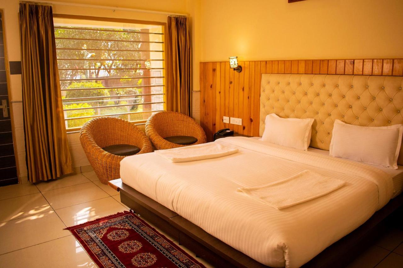 Mvt Guesthouse & Restaurant Rishīkesh Exteriör bild
